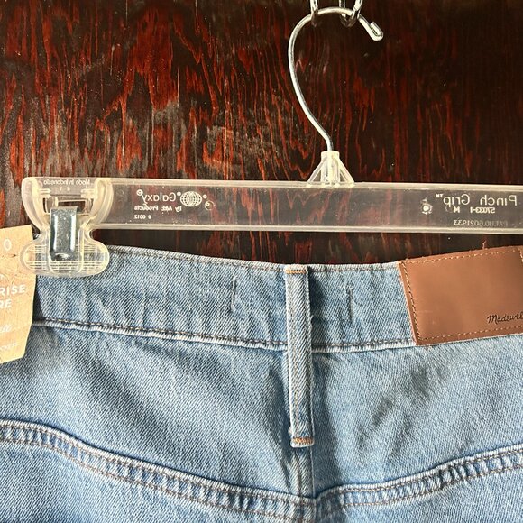 NWT - Madewell - Size 30 - 11” High Rise Flare Jean with Magic Pockets - Picture 3 of 8
